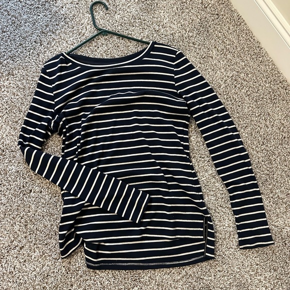 Stitchfix Pixley Greenich top size L with faux leather elbow pads - Picture 3 of 6